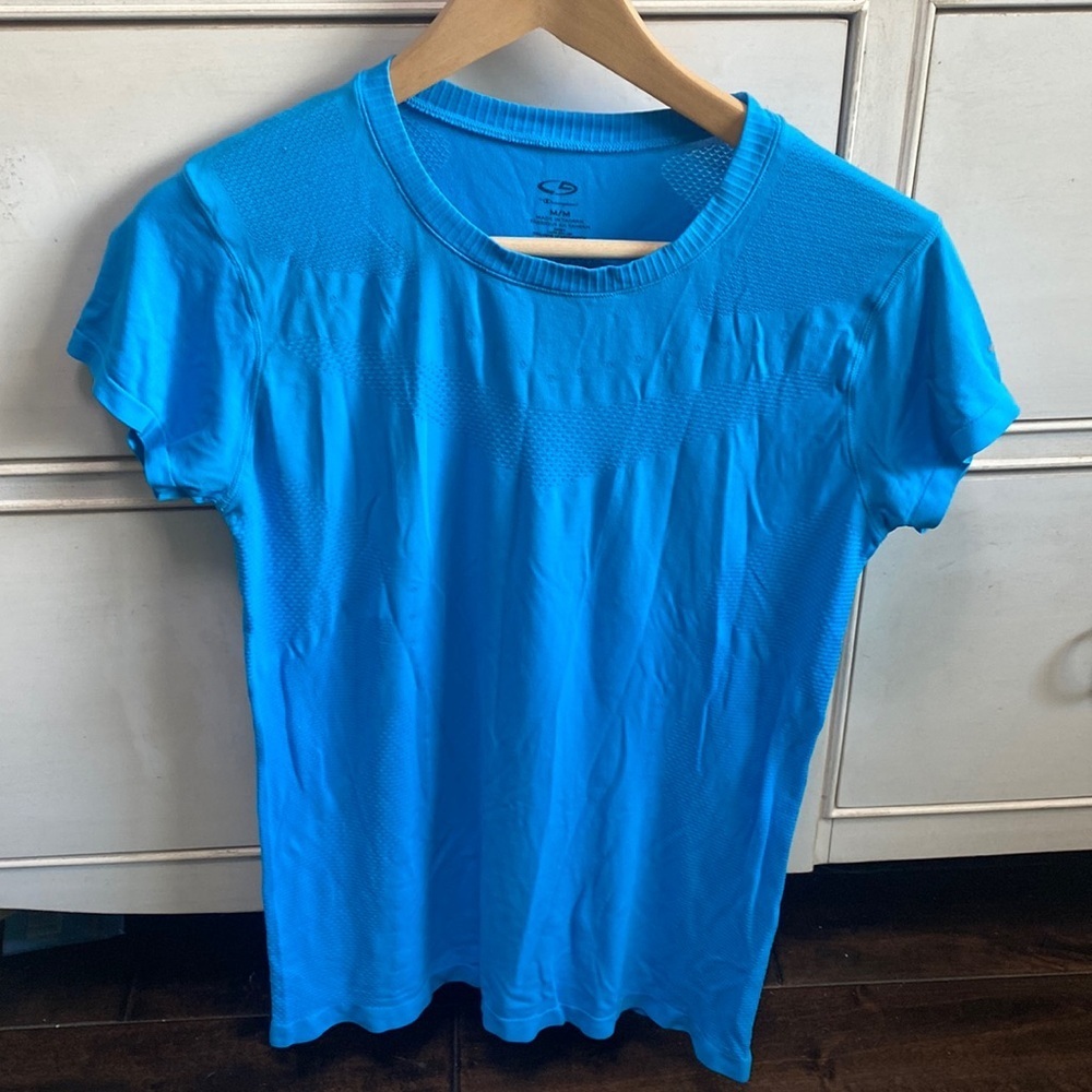 Champion dry fit tshirt medium